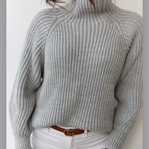 ❗️SOLD❗️Turtleneck Long Sleeve Knitted Sweater